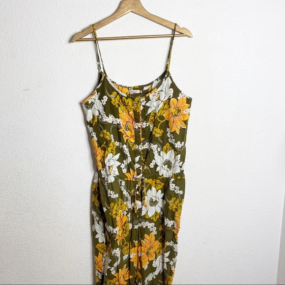 Faherty- Leila Olive Tropical Linen Jumpsuit- Size M - Picture 3 of 9